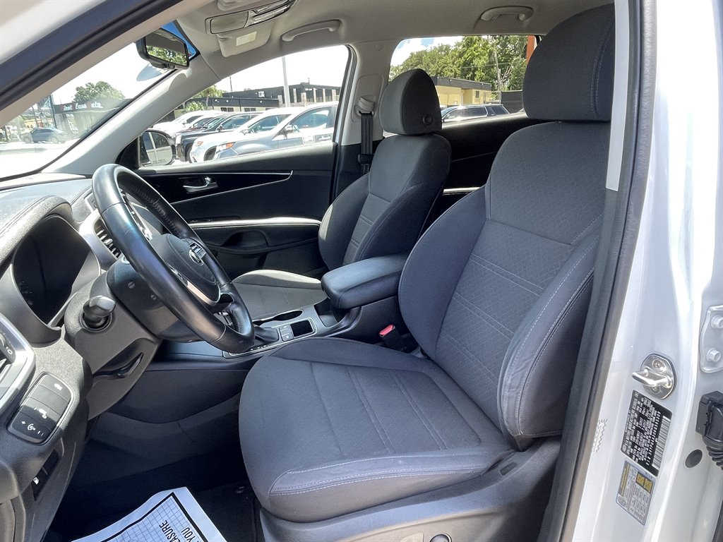 2019 Kia Sorento LX - Photo 7