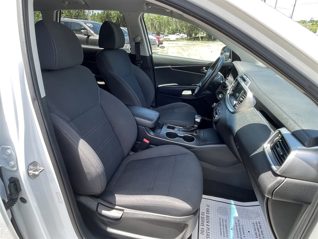 2019 Kia Sorento LX - Photo 11