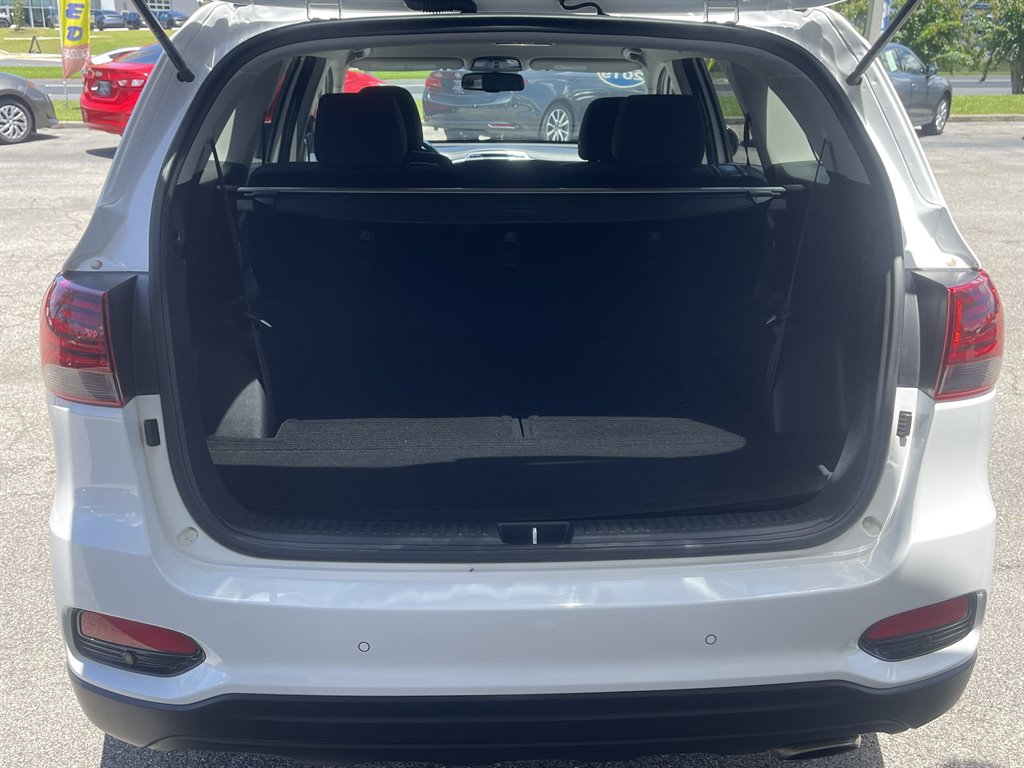 2019 Kia Sorento LX - Photo 9