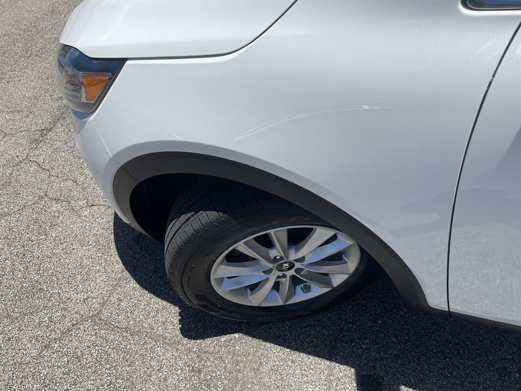 2019 Kia Sorento LX - Photo 20