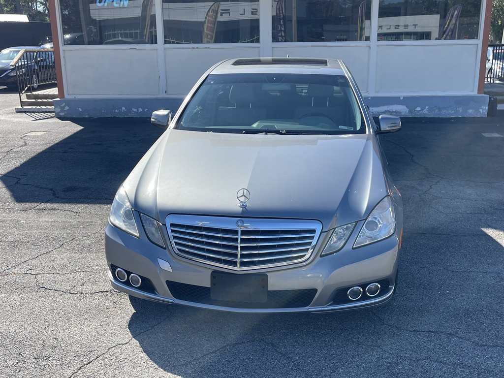 2010 Mercedes-Benz E-Class's photo